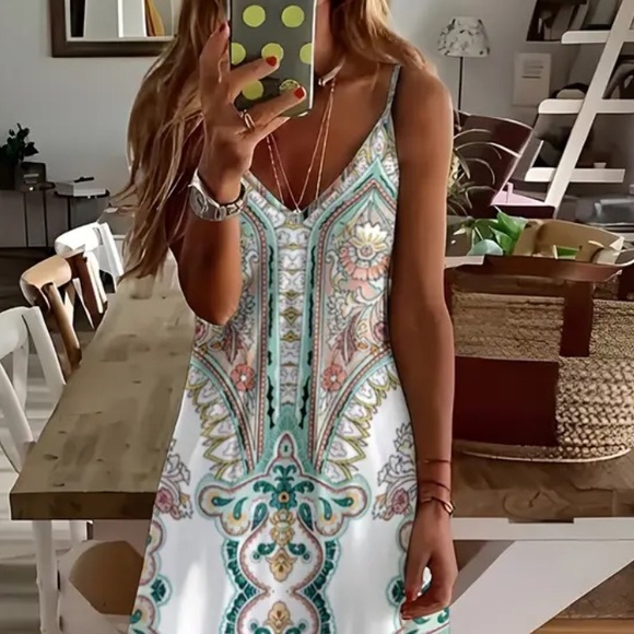 NWT Bohemian V-Neck Floral Maxi Dress - Picture 7 of 7